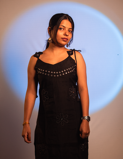 Noor– Black Tie-Shoulder Two-Piece Kurta Set