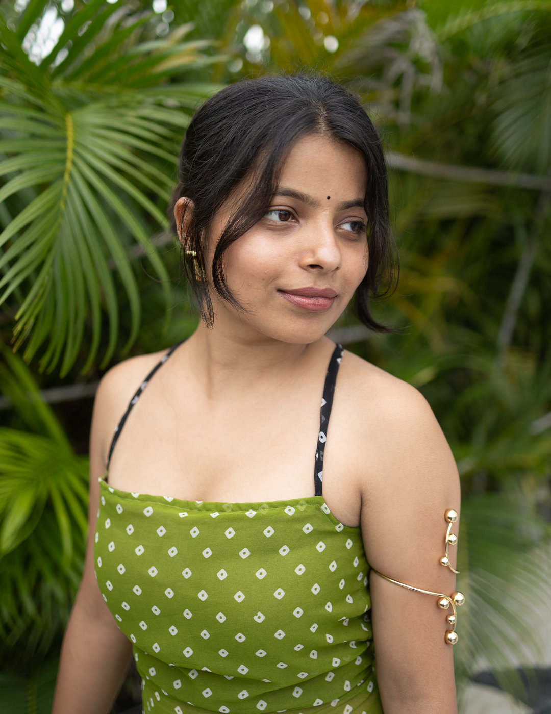 Mishri – Olive Green Backless Tie-Up Kurti