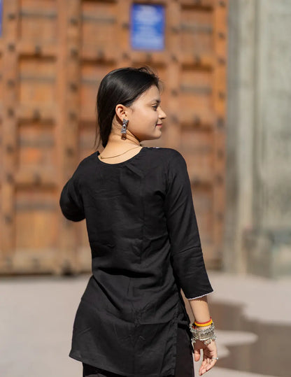 Sahiba – Embroidered Cotton Kurti