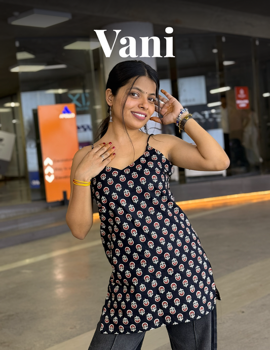 Vani – Black Printed Sleeveless Kurti